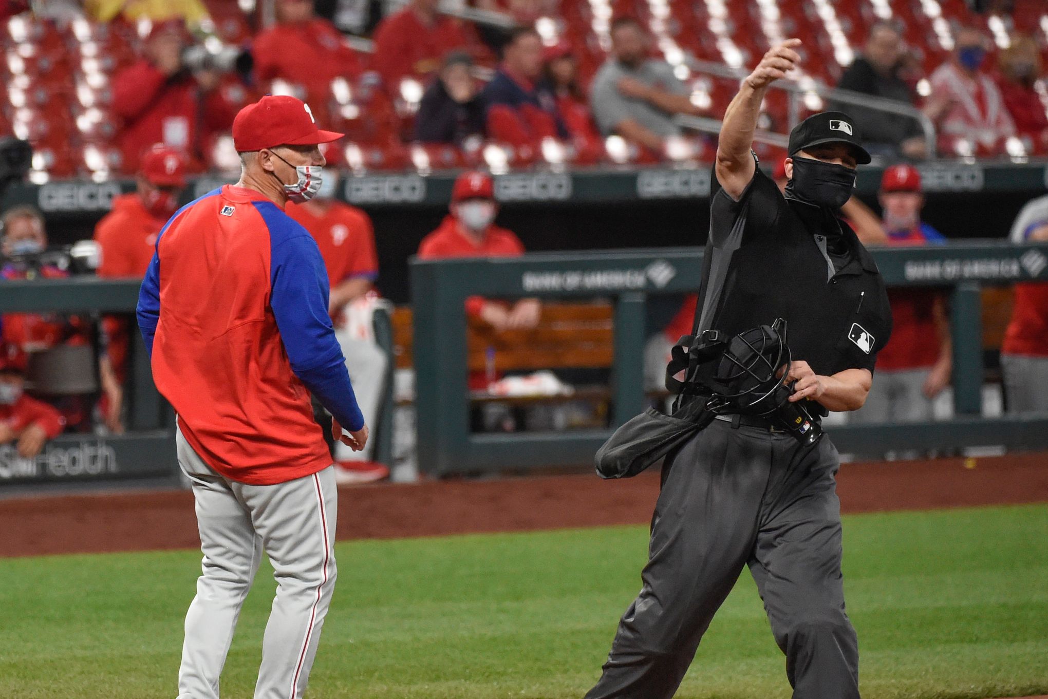 Andrew McCutchen exits game after being hit by pitch