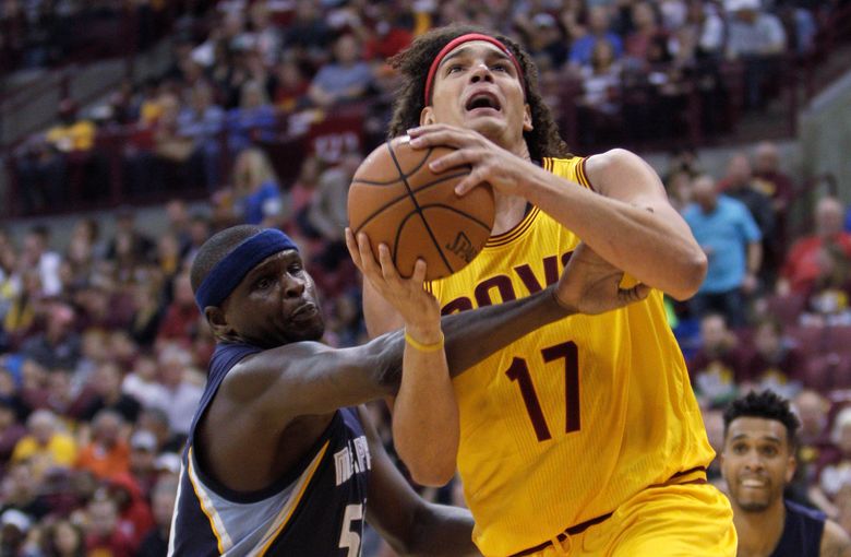 Cavs' Varejao likely to miss season with ankle injury