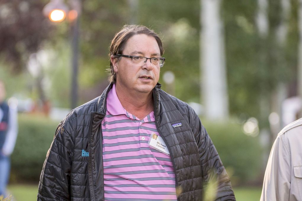 Michael Larson, chief investment officer of Cascade Investment, arrives for morning sessions during the Allen & Co. Media and Technology Conference in Sun Valley, Idaho, in 2016. Larson oversees the Gates fortune through Cascade. (David Paul Morris / Bloomberg)