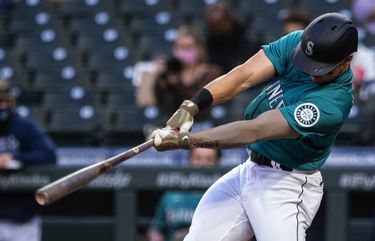 Jarred Kelenic home run video: Mariners OF records first MLB hit