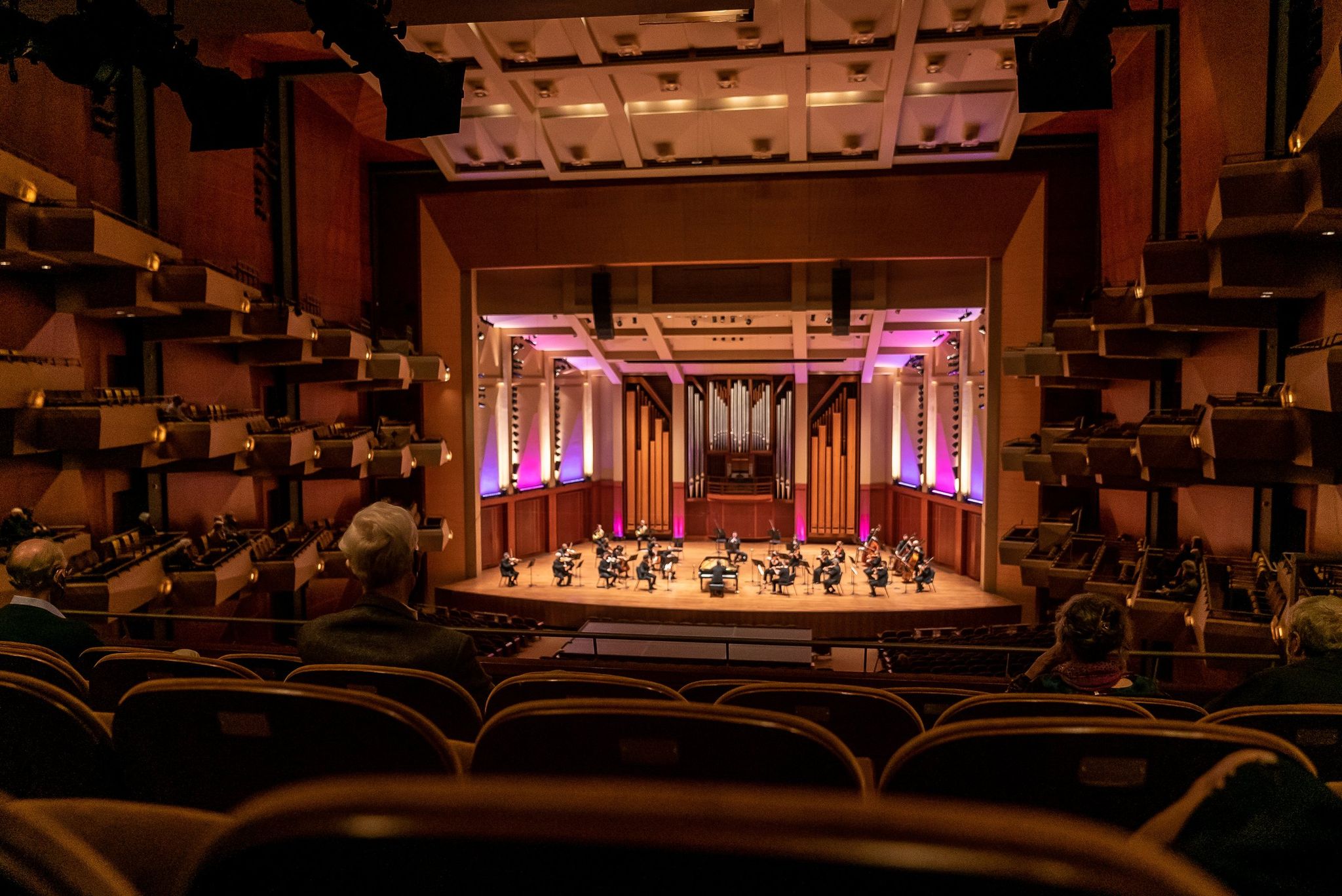 Seattle Symphony an audience back to Benaroya Hall for the
