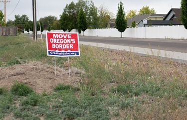 A sign in Ontario, Ore., supporting the movement for counties to secede from Oregon and become part of the state of Idaho, May 21, 2021. In nonbinding elections, parts of eastern Oregon said they wanted to join Idaho. The conservative region has long felt alienated from the liberal politics of Oregon’s population centers. (Alex Hecht/The New York Times) XNYT192 XNYT192