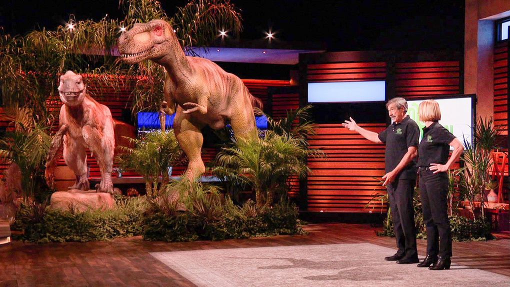 Don Lessem with his wife, Valerie Jones, and their dinosaur robots on ABC’s “Shark Tank.” (Shark Tank / ABC Television)