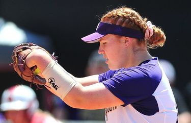 Washington’s Gabbie Plainpitches the ball during the Huskies game against Oklahoma, Saturday, May 29, 2021, at Marita Hynes Field in Norman, Okla. (Kyle Phillips / The Seattle Times) # 217252
