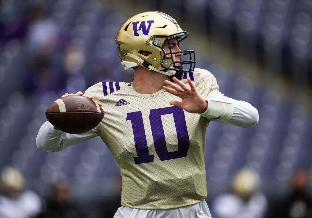 Quarterback Patrick O’Brien looks for a receiver in the first half Saturday. Washington’s Spring Football Game was played before about 9,000 people Saturday, May 1, 2021 at Husky Stadium in Seattle, WA. (Dean Rutz / The Seattle Times)