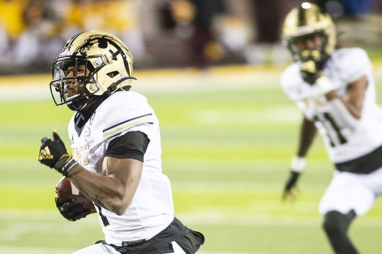 Seahawks pick WR D'Wayne Eskridge from Western Michigan in second round of  NFL draft