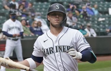 With his wrist feeling better, Mariners' Ty France back to 'just playing  baseball