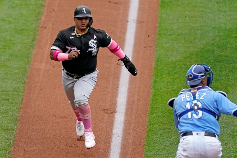 White Sox beat Indians to avoid sweep