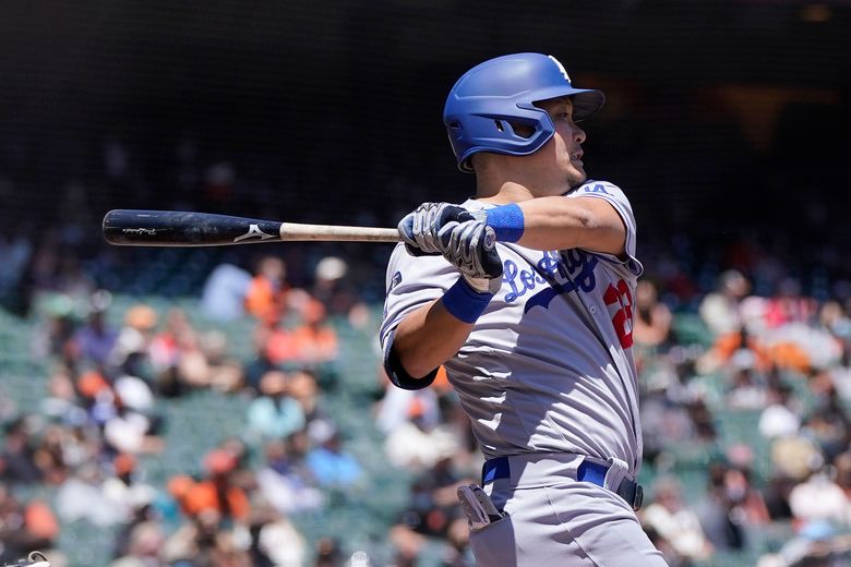 Lux slam, pitcher Urías 3 RBIs send Dodgers past Giants 11-5