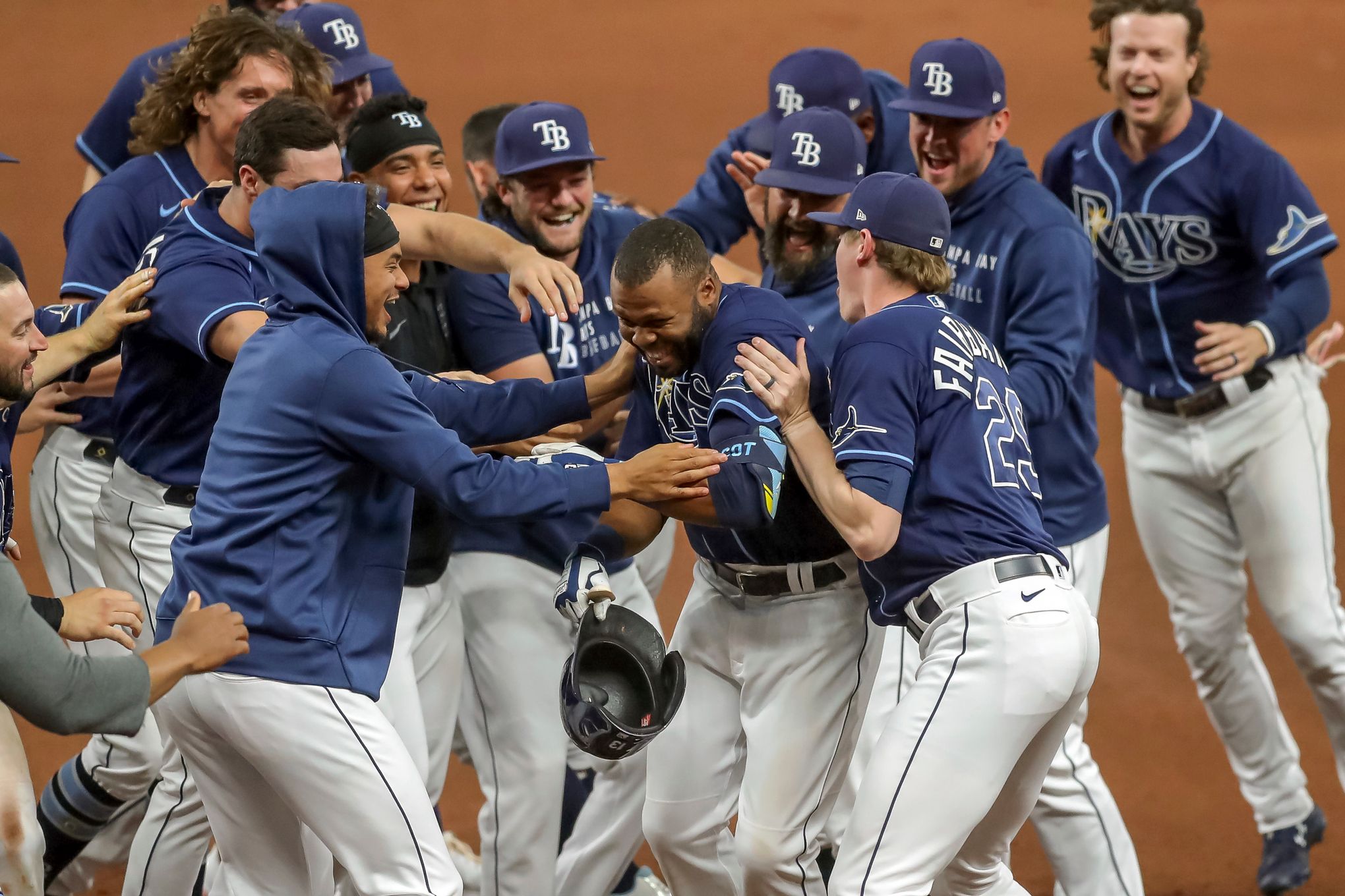 Kansas City Royals end Rays' 11-game win streak with 2-1 victory