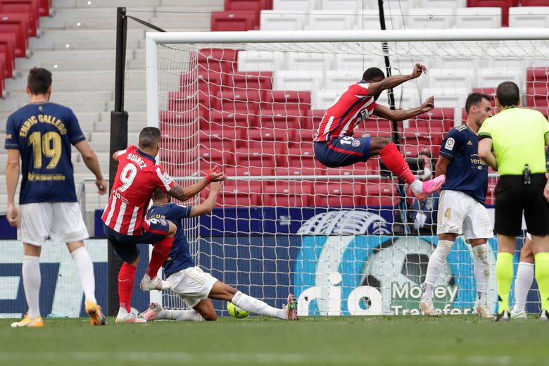 Late Suárez goal moves Atlético 1 win from league title - The San