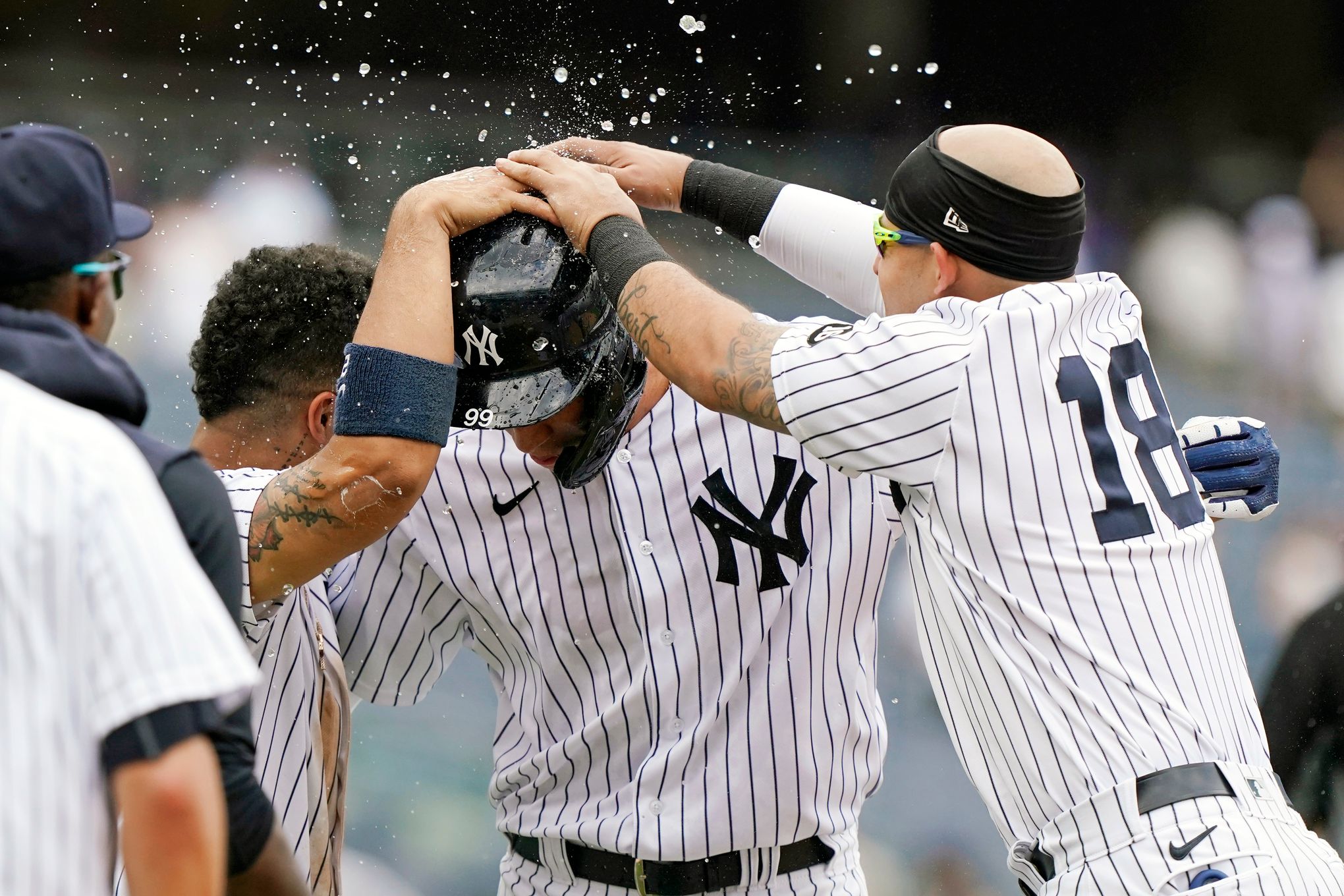 Yankees Turn a Triple Play and Get a Walk-Off Win - The New York Times
