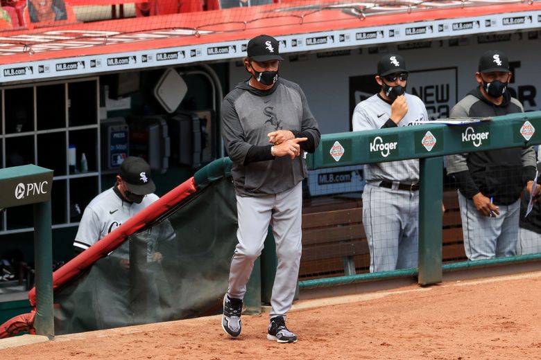 La Russa's extra-inning blunder stings White Sox in loss