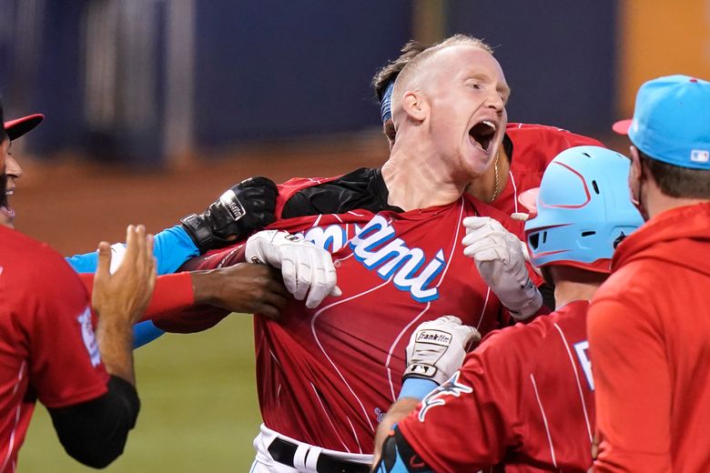 Garrett Cooper's RBI single, 03/19/2023