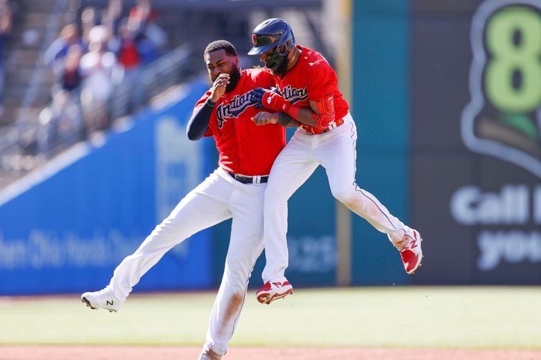 Amed Rosario's hit in 10th gives Indians 2-1 win over Cubs