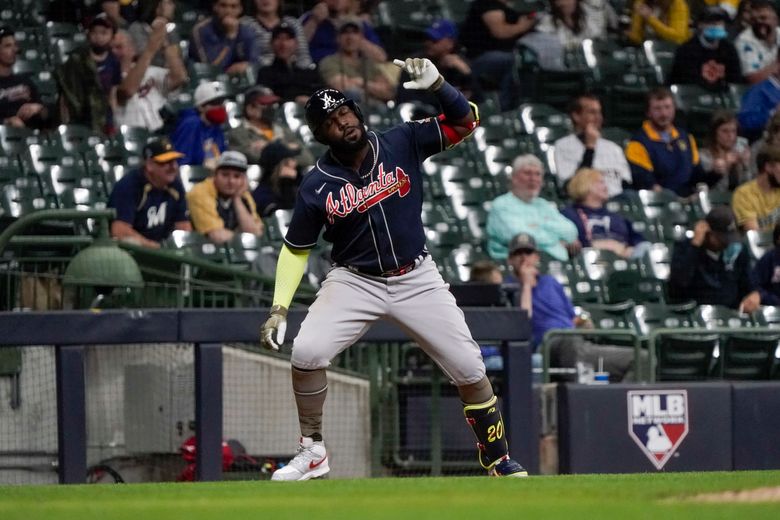 Marcell Ozuna homers, takes selfie, 10/01/2020