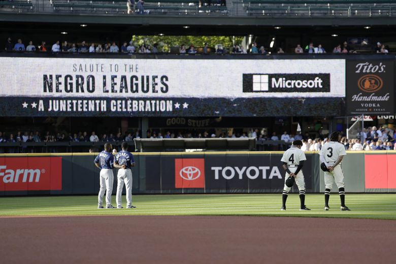 The Mariners are these wearing throwback uniforms vs the Rays today to  honor the Seattle Steelheads, a former Negro League team : r/baseball