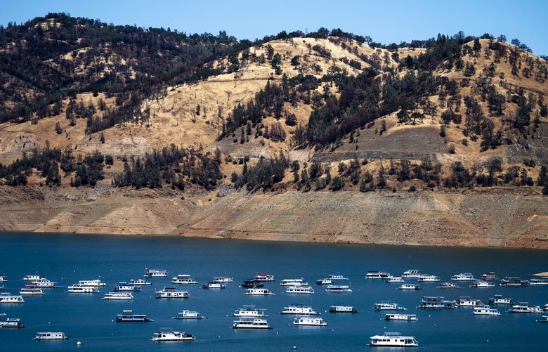 Lake Oroville, Calif., home to the Oroville Dam, sits up to 900 feet of water. With one of the driest seasons in history sweeping the West, the water level is at 700 feet and could keep dropping. MUST CREDIT: Washington Post photo by Melina Mara.