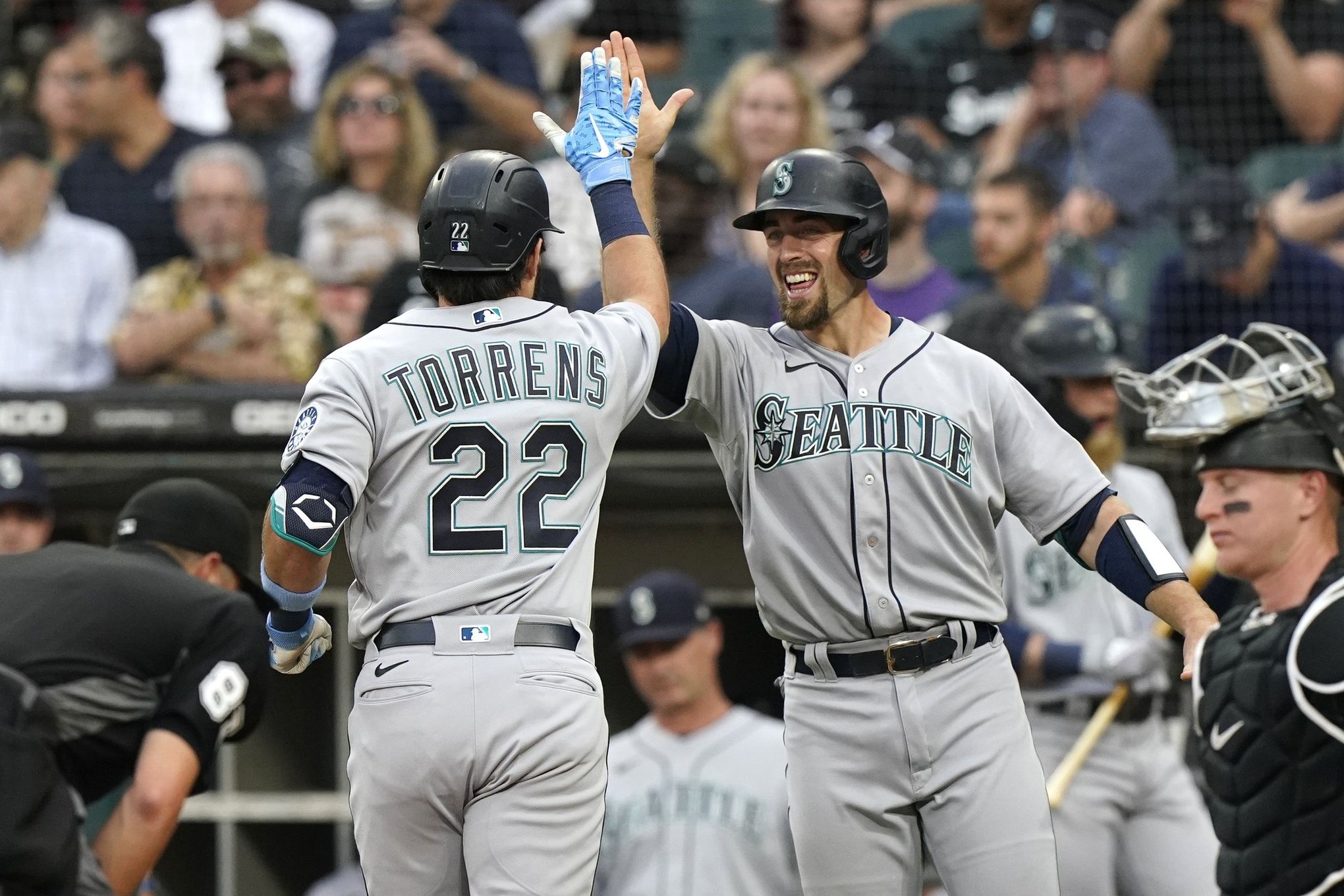 Red-hot Luis Torrens hits two homers to power Mariners past White Sox