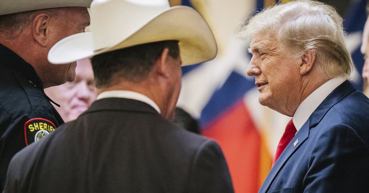 GOP embraces Trump during visit to Texas, border wall | The Seattle Times