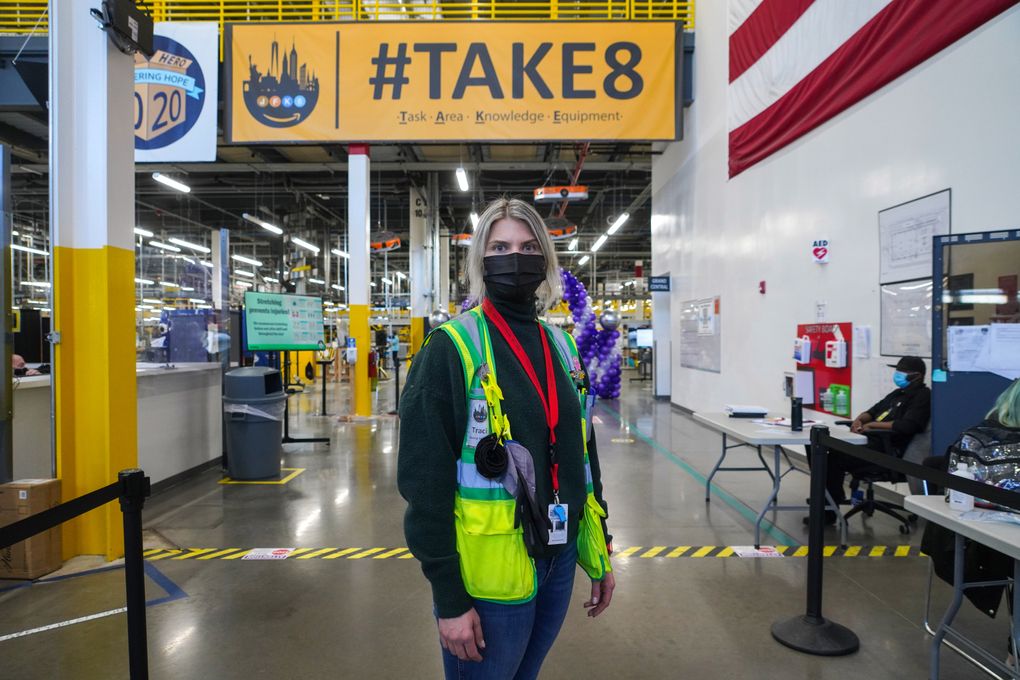 Traci Weishalla, a manager, at JFK8, Amazon’s warehouse on Staten Island, in March. The supersize warehouse serves as the retailer’s critical pipeline to New York City. (Chang W. Lee / The New York Times)