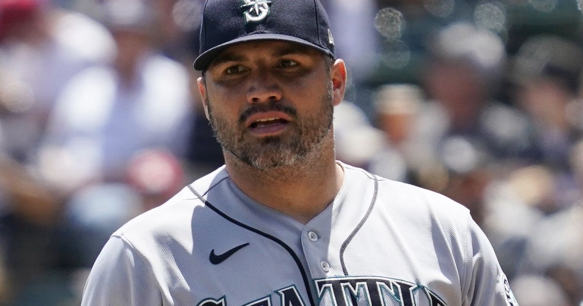 Rookie closer Hector Santiago blows save, gets vote of confidence