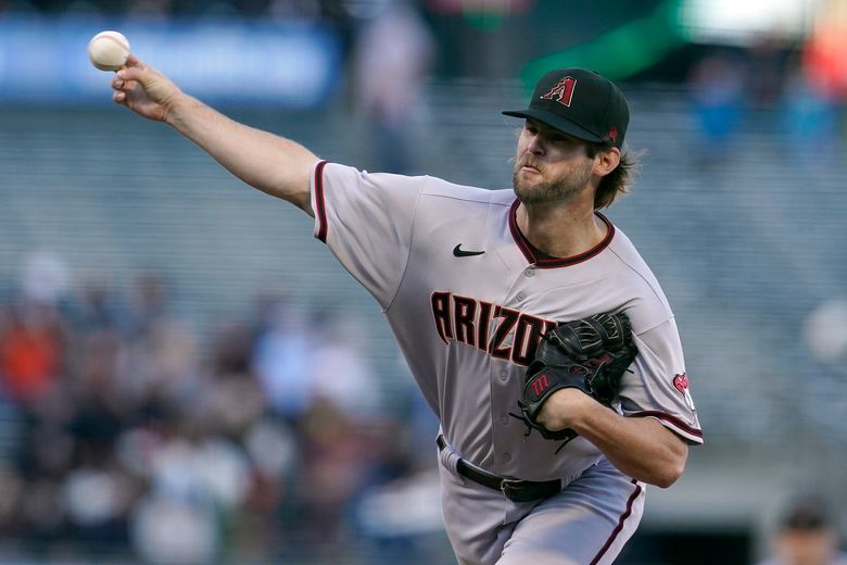 Diamondbacks finally win on road, snap MLB-record losing streak