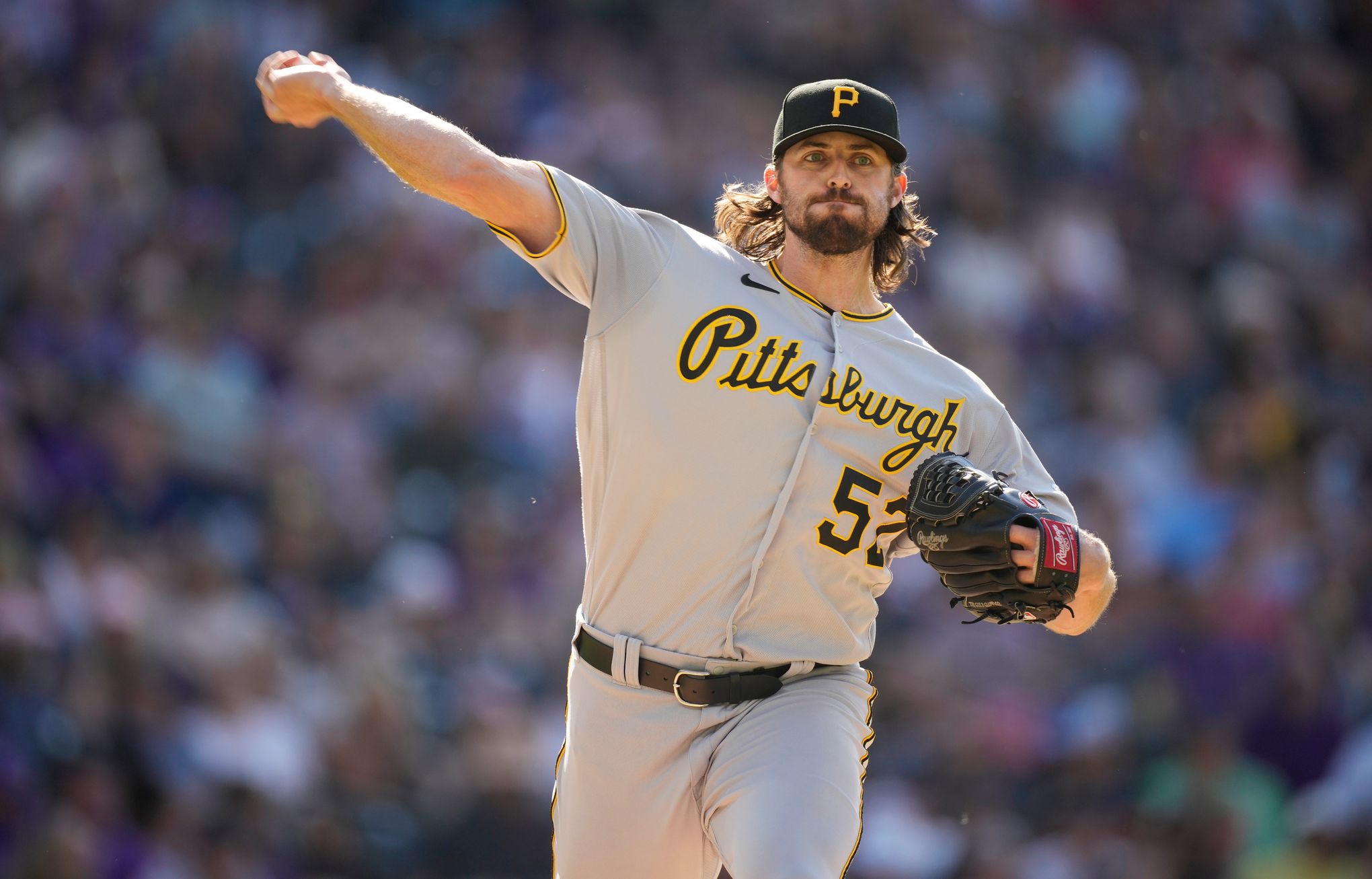 Pittsburgh Pirates relief pitcher Clay Holmes right, talks with