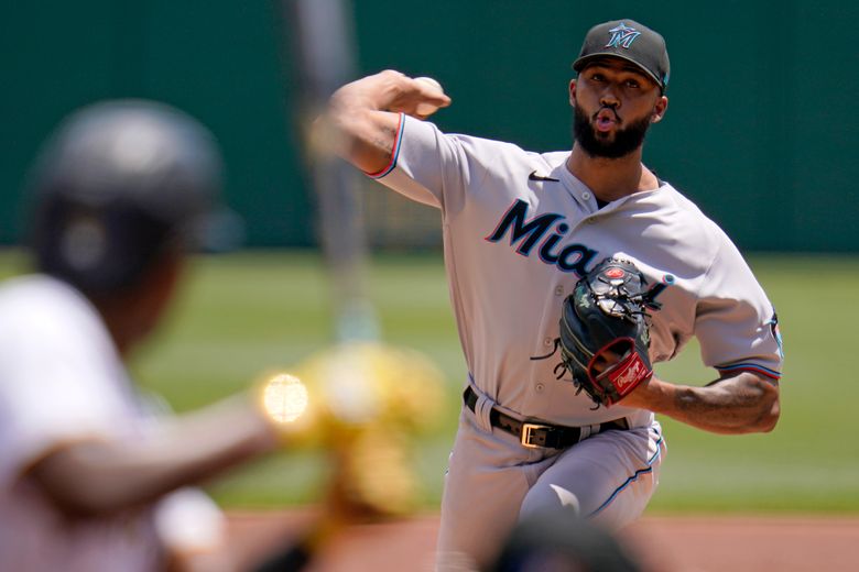 Marlins use 8 pitchers in 10-inning loss to Dodgers