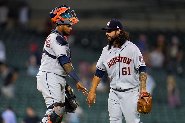 Did Martin Maldonado use an illegal bat? Astros catcher forced to