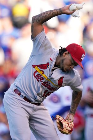 Cardinals beat Jake Arrieta, Cubs complete 3-game sweep