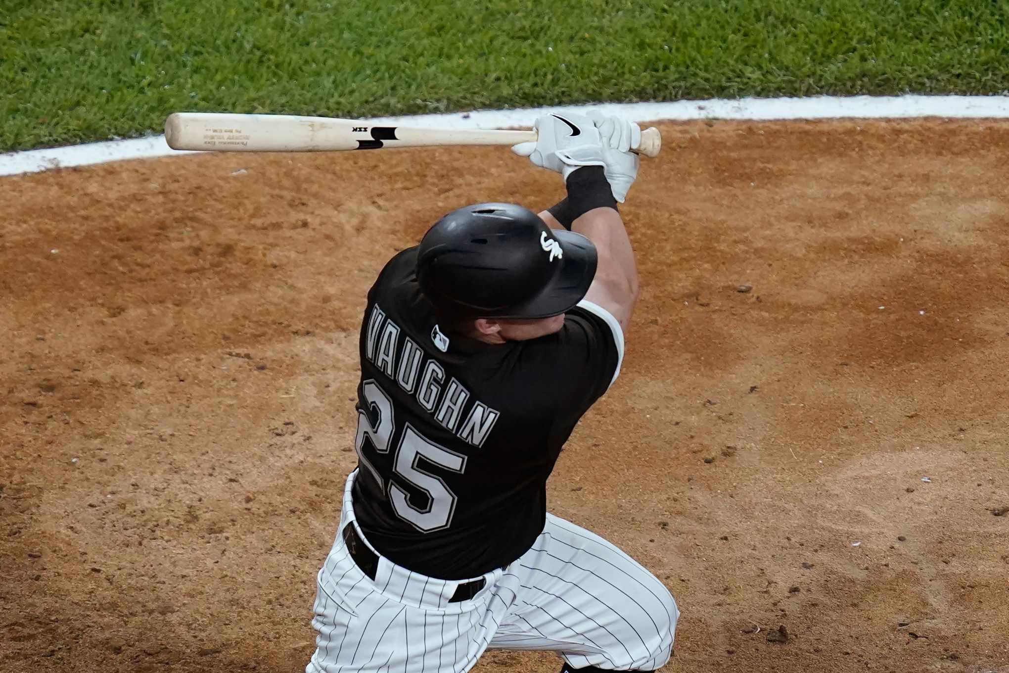 Andrew Vaughn tries to carry the White Sox to a win but they fall short to  the Blue Jays, 6-5 