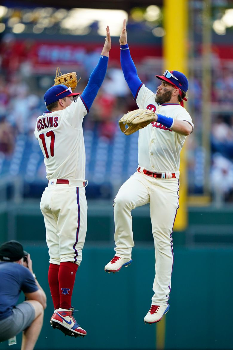 Hoskins homers, Phillies end skid in 5-1 win over Nationals