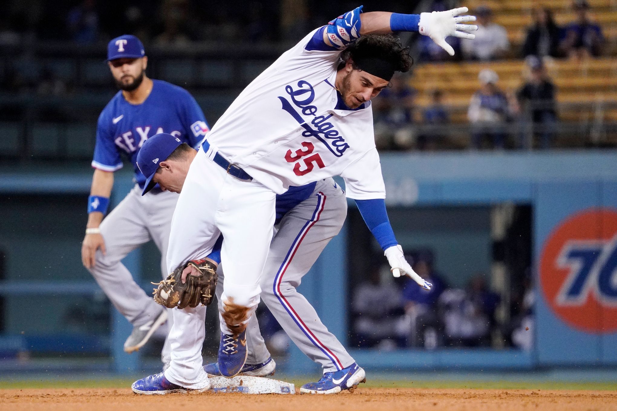 AJ Pollock injury: Dodgers OF leaves game with right hamstring