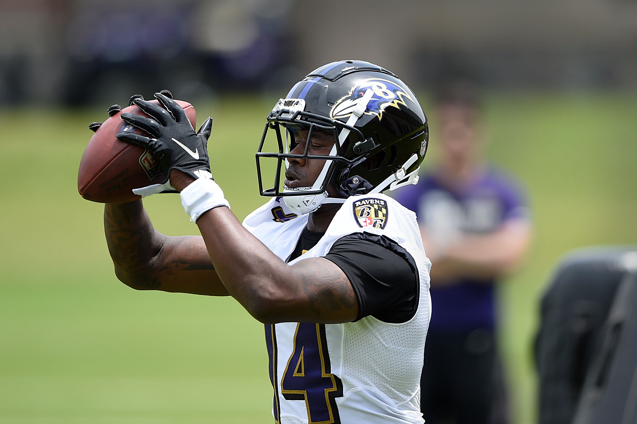 Ravens receiver Watkins moves from one contender to another