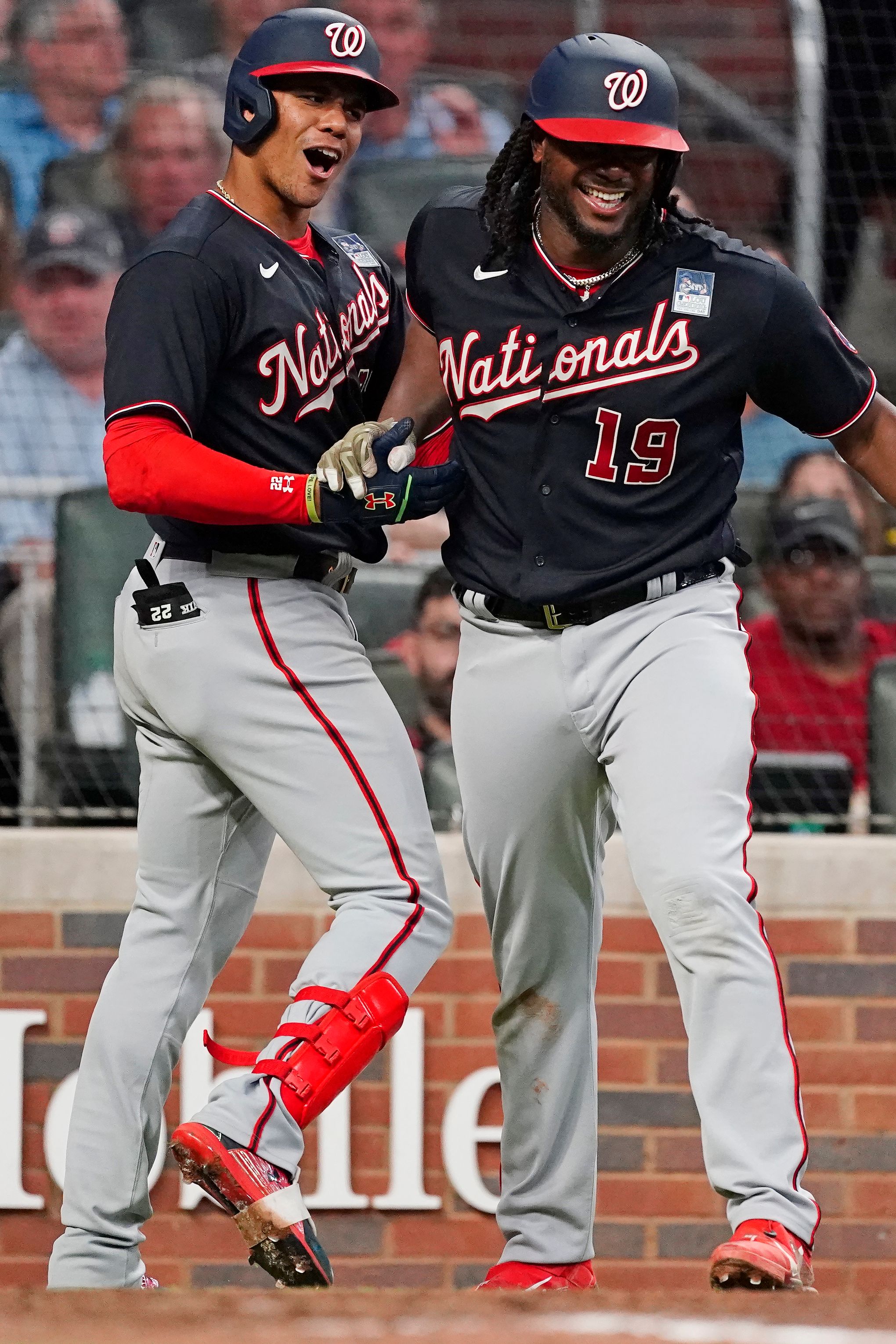 Nationals' Juan Soto placed on injured list with shoulder strain