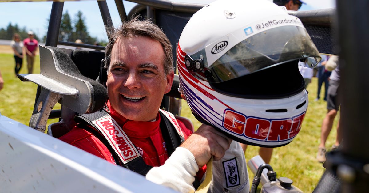 Gordon returns to racing roots by promoting Indy’s dirt race | The ...