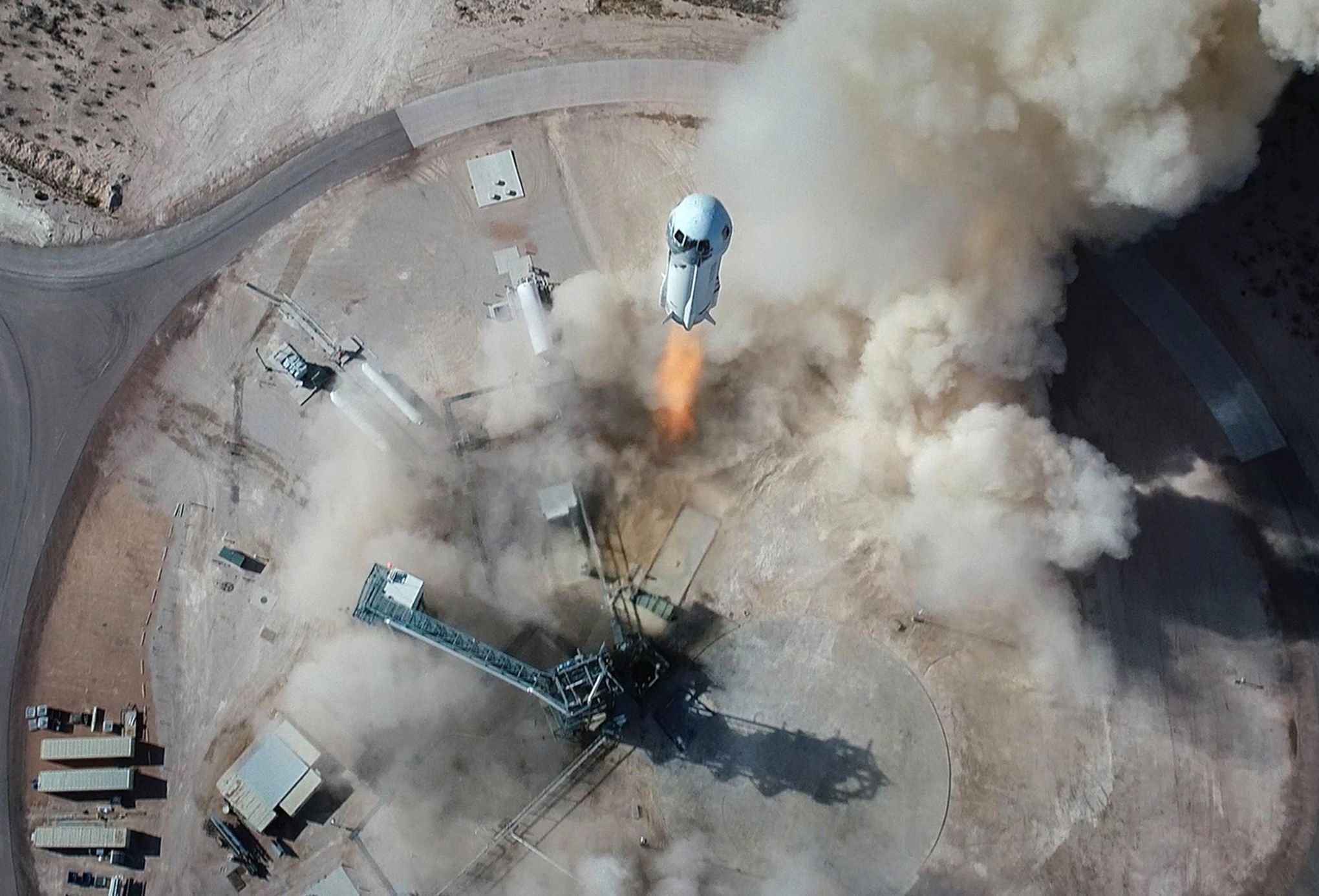 Космический корабль Джеффа Безоса. Безос в космосе. Ракета Безоса. Полет Blue Origin фото в космосе. Source space