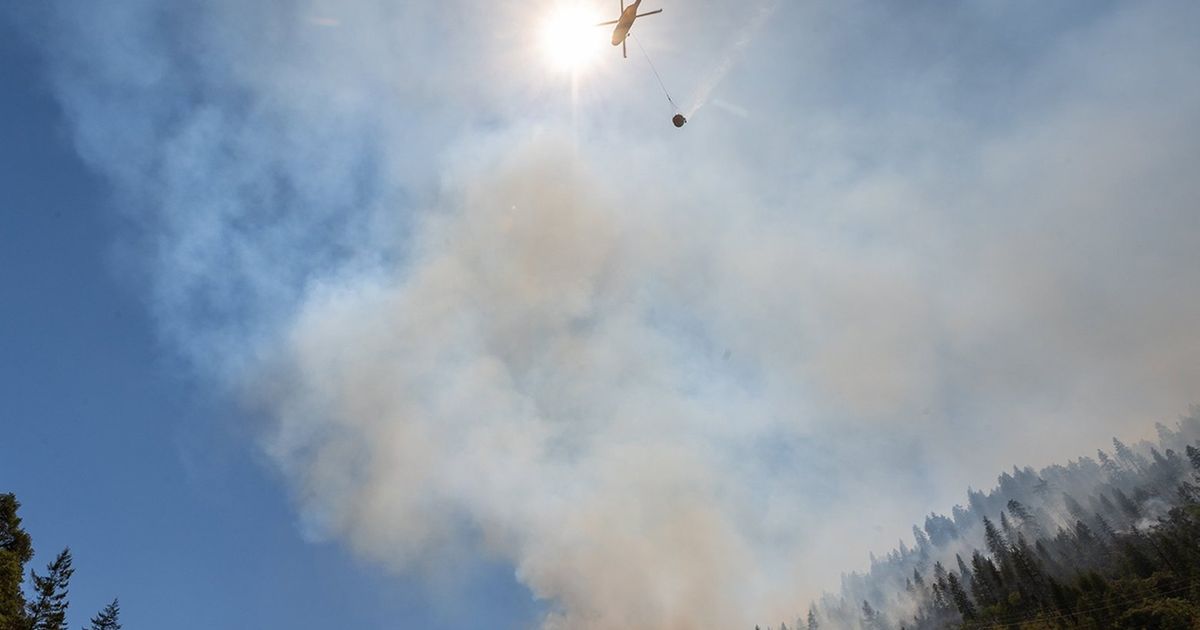 Northern California fire explodes, burns structures amid heat, dry ...