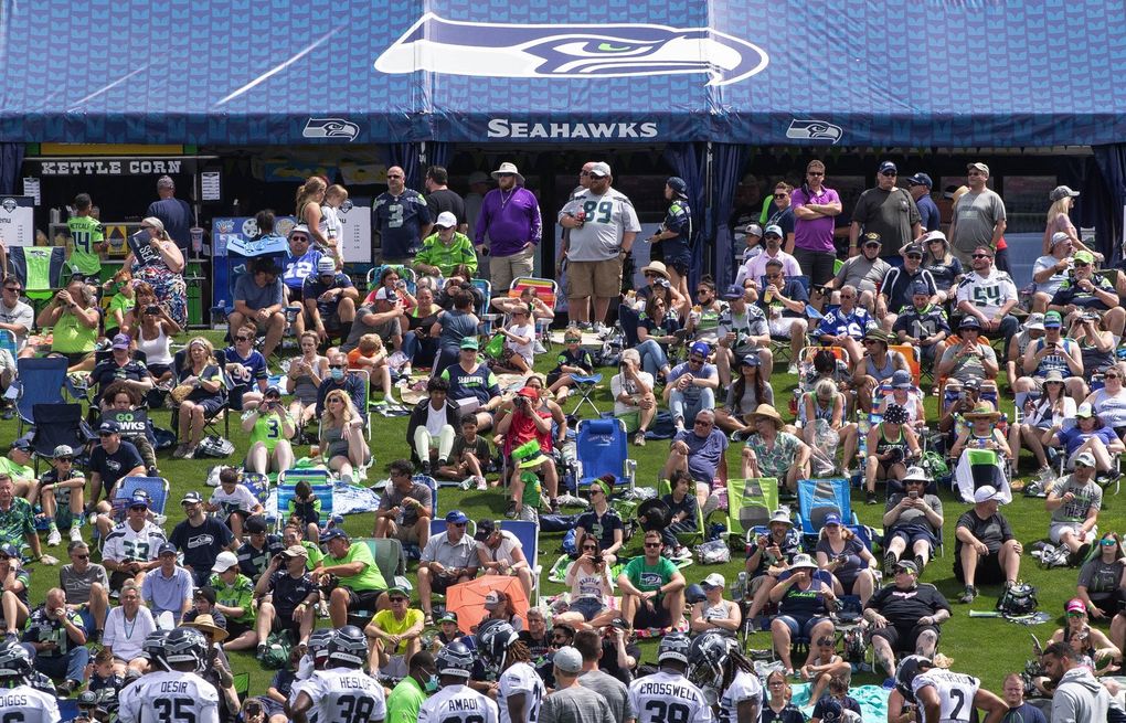 KIDS DAY Is Happening at Seattle Seahawks Training Camp! Fun!