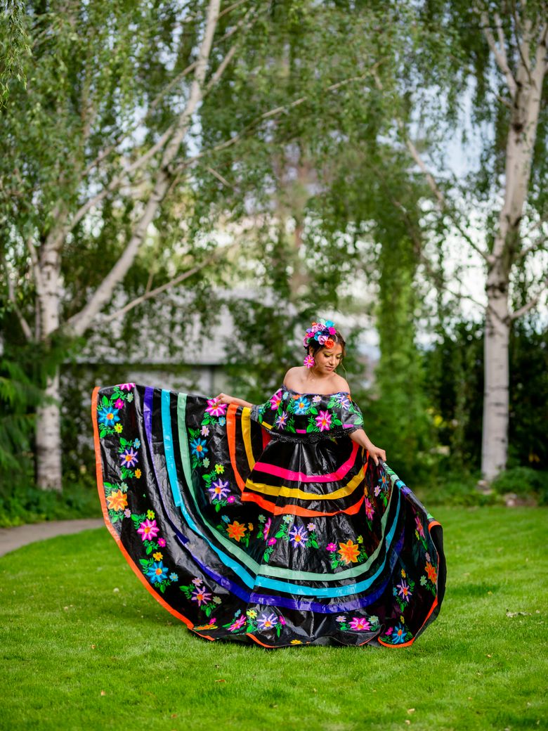 Sunday Best: Talking tape with the Washington teen whose lovely duct tape  dress won a national contest | The Seattle Times, image size:780x1040