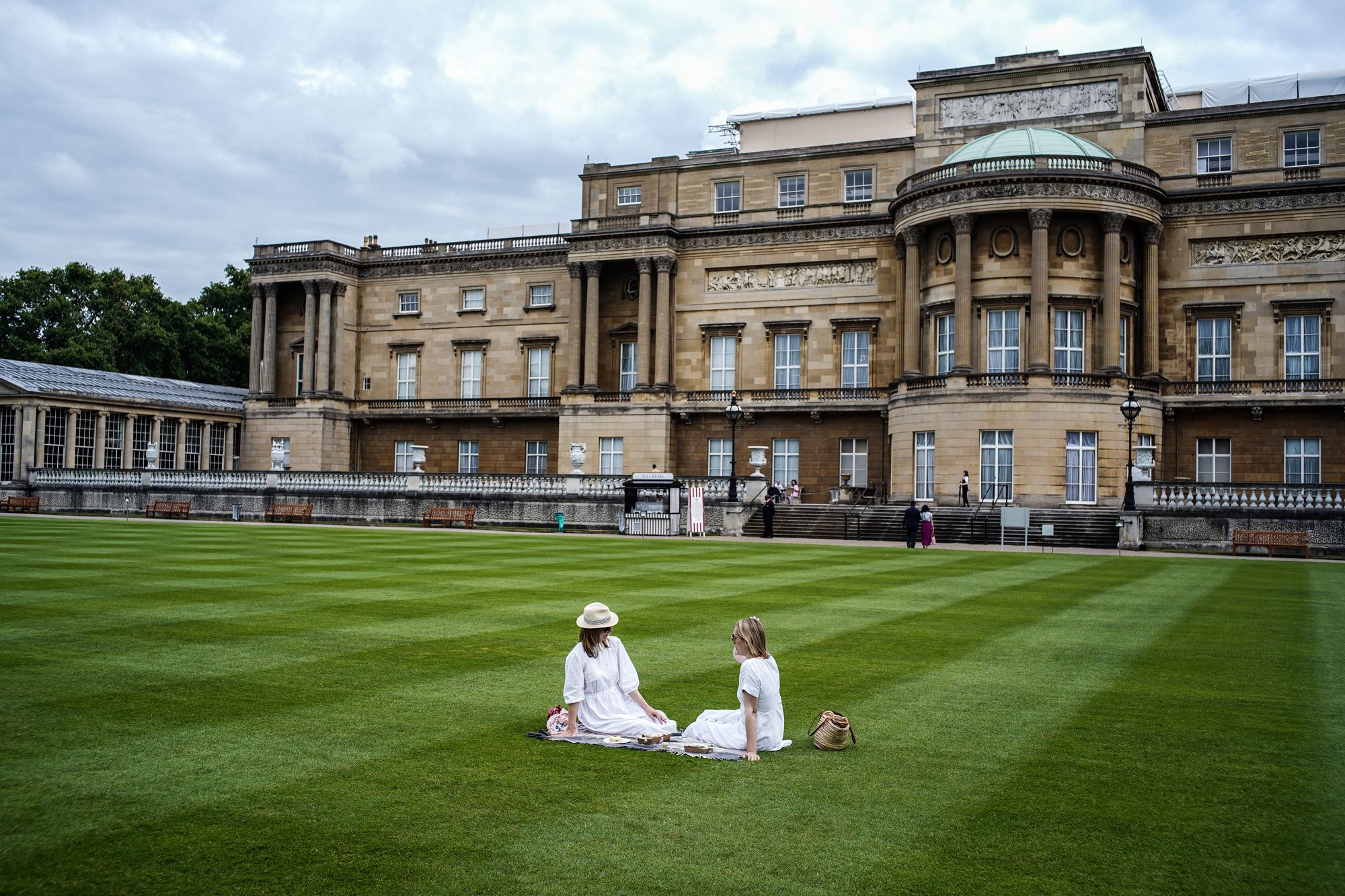 Queen Elizabeth II opens her front lawn to picnics for the first