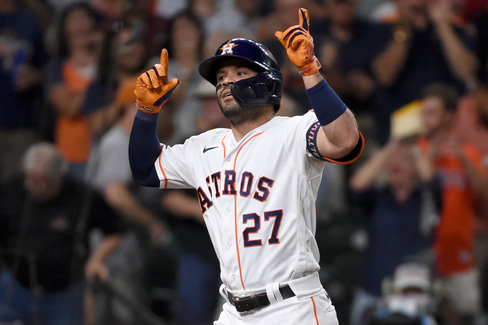 Kyle Tucker homers, José Altuve makes his season debut in Astros' 5-1 win  over Athletics