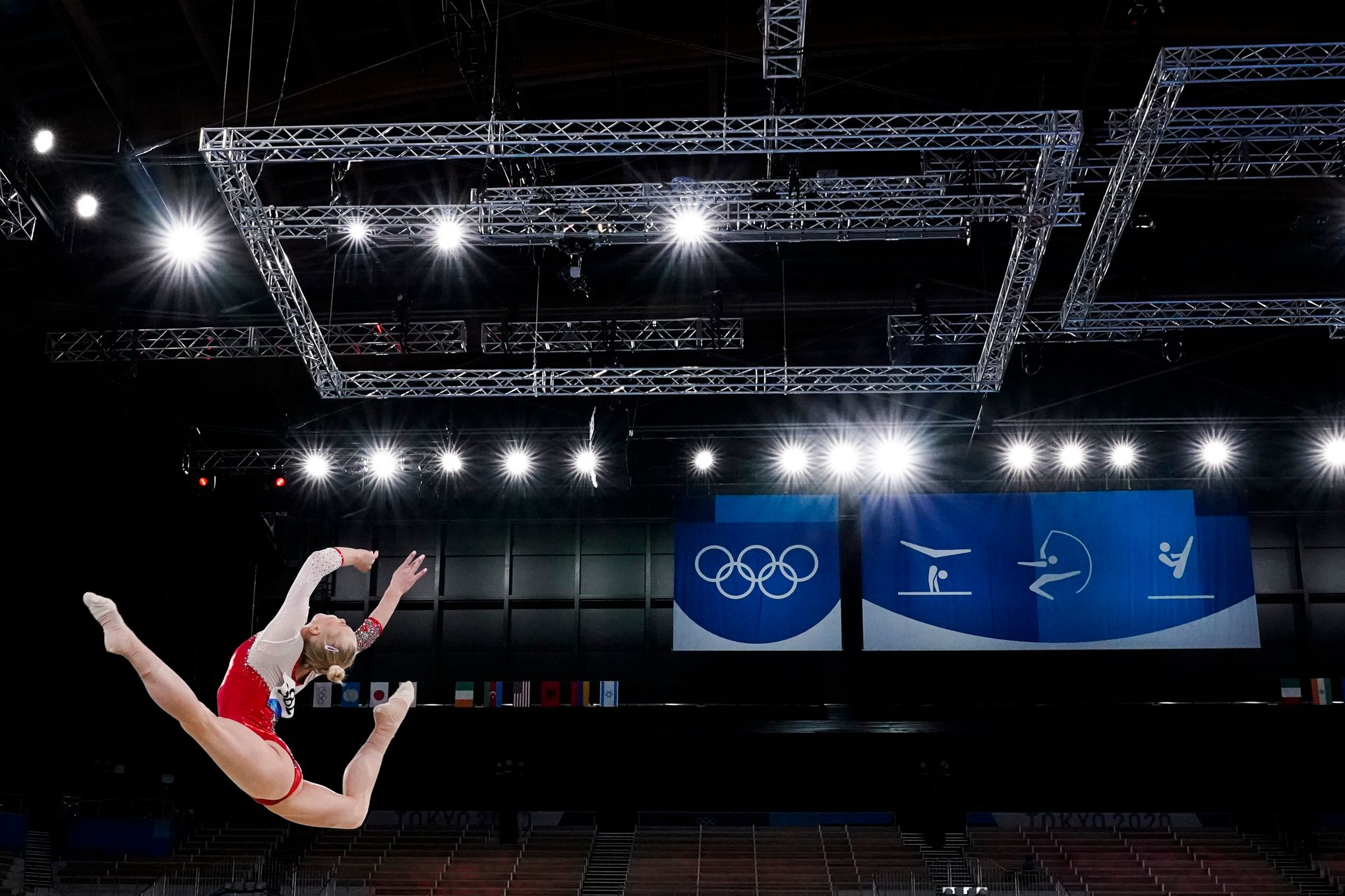 Olympic Gymnastics: What is a Cheng? A Double-Twisting Yurchenko? - The New  York Times