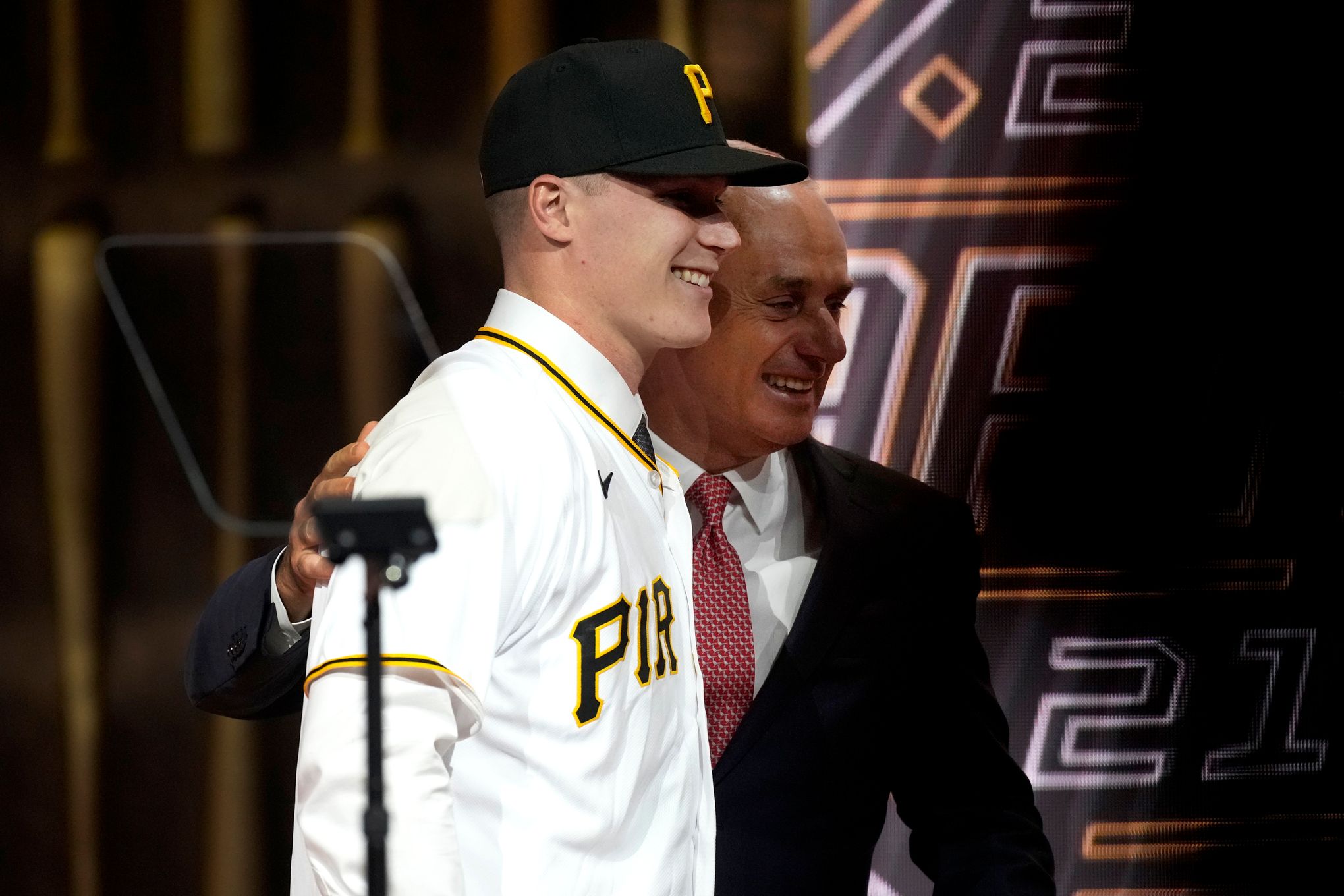 Pirates draft Louisville C Davis at No. 1, Leiter to Texas - NBC Sports