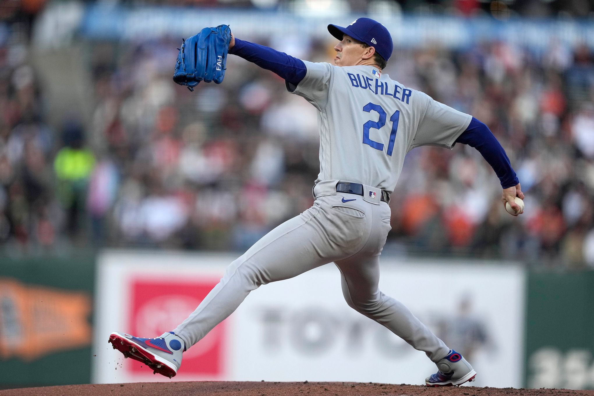 Los Angeles Dodgers: Kershaw looks to continue dominance in SF