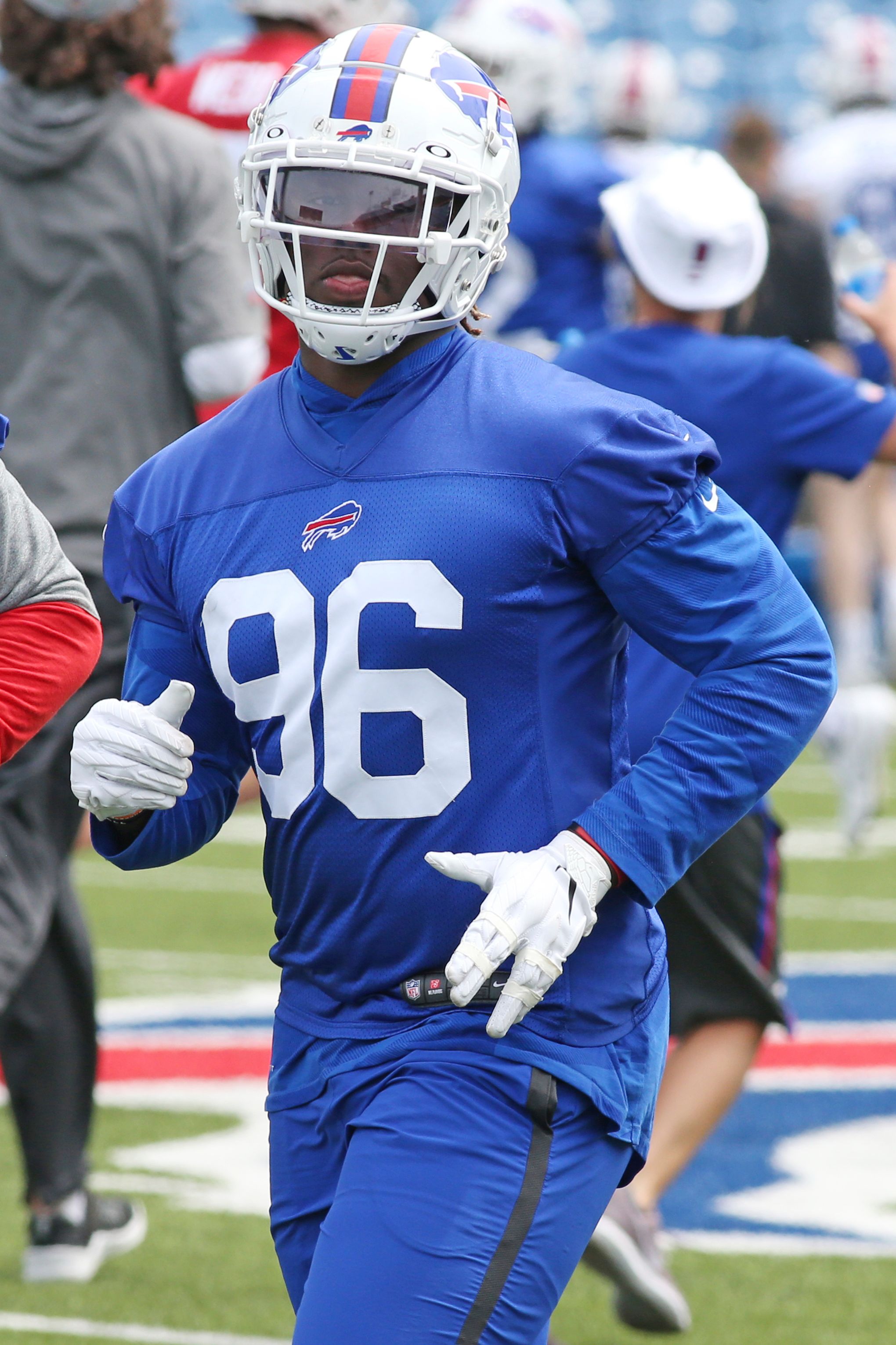 Bills shine in trenches; Offensive, defensive lines pave way for