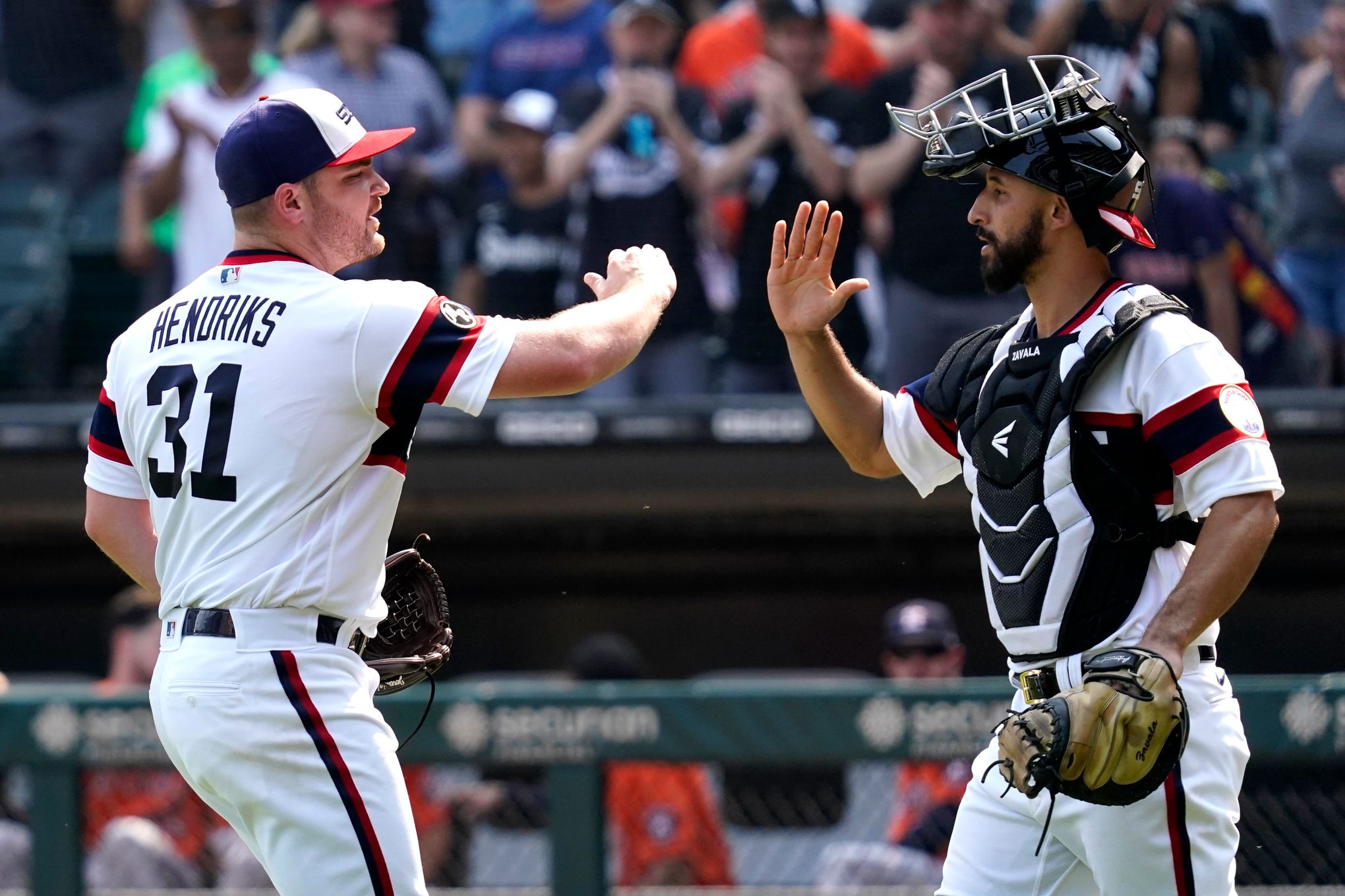 Tony LaRussa not happy with his catcher Seby Zavala after calling