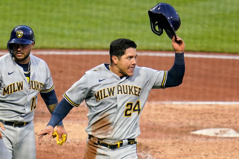 Rookie Peralta leads Brewers by Pirates 