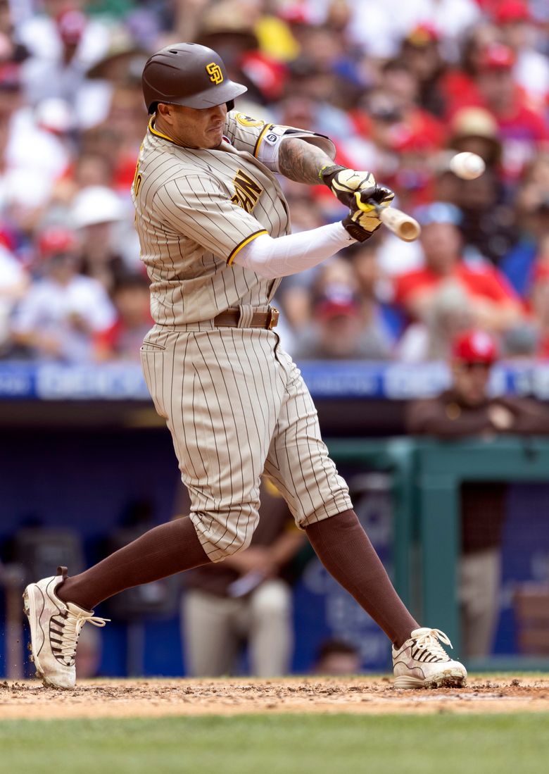 Manny Machado SMACKS a Two-Run Double!